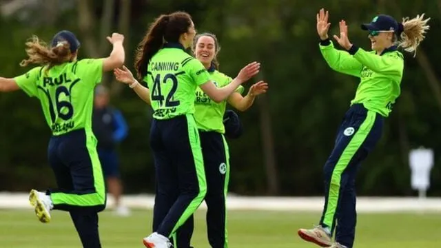 A photograph of Ava Canning training with the Irish women's cricket team